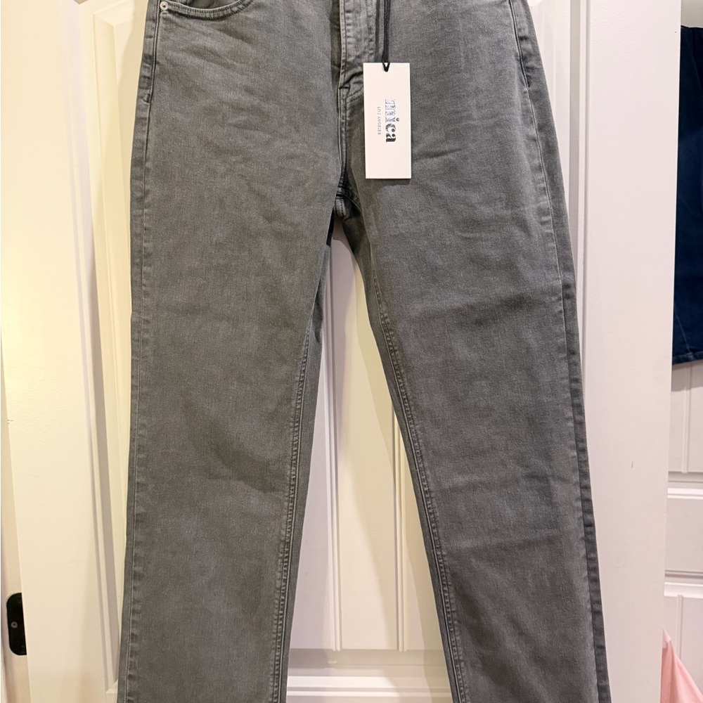 Men's Gray Straight-Leg Jeans - Classic Everyday Style